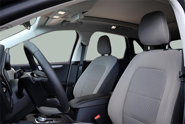 2022 Ford Escape SE photo 3