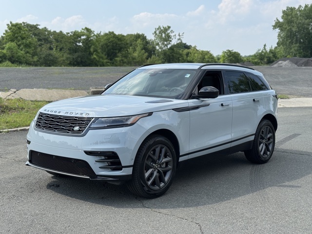2026 Land Rover Range Rover Velar Dynamic SE's photo