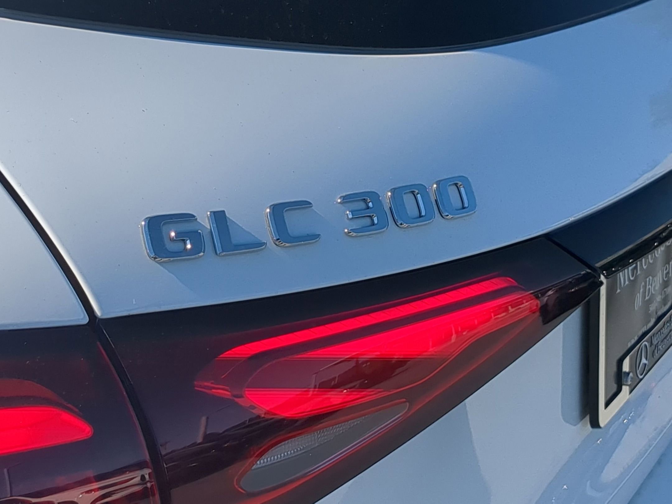 2026 Mercedes Benz GLC 300 4MATIC photo 2