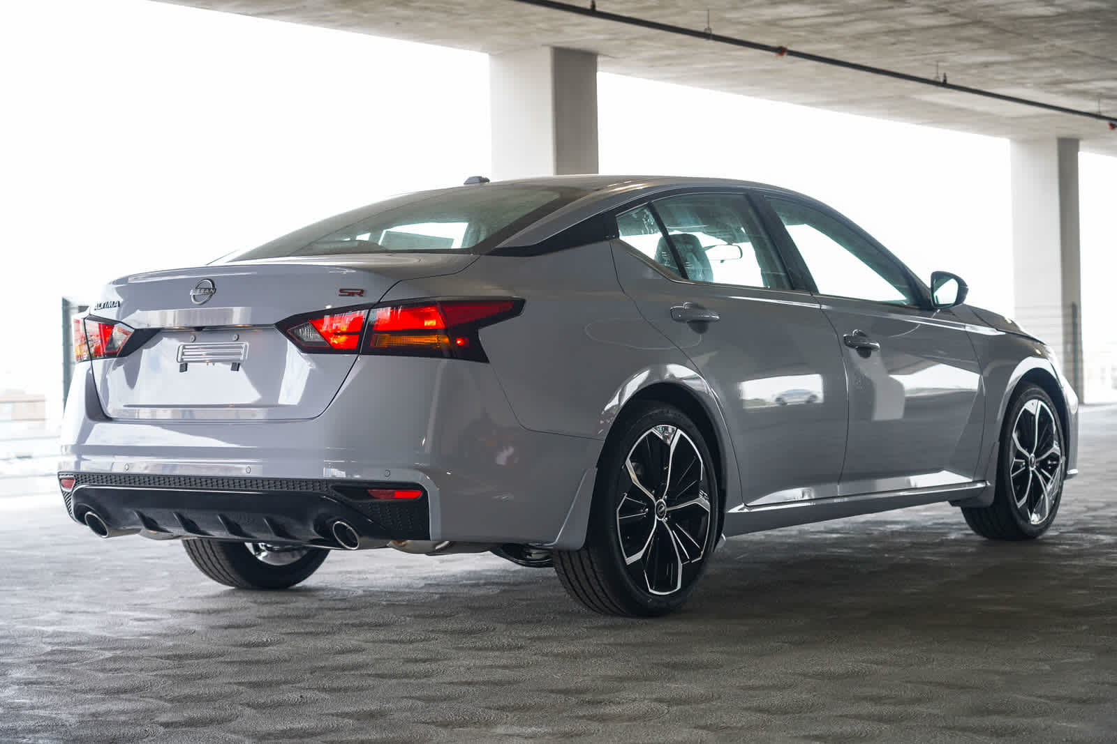 2025 Nissan Altima 2.5 SR photo 4