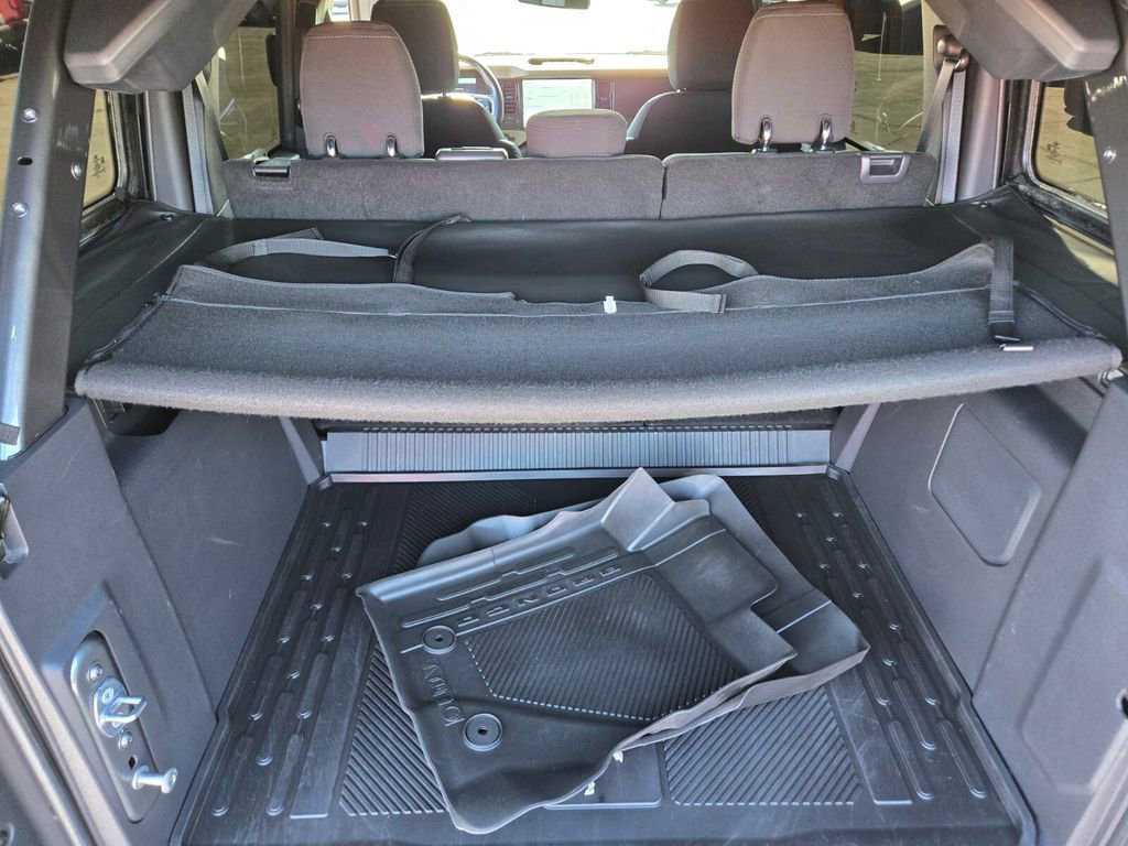 2022 Ford Bronco Base photo 13