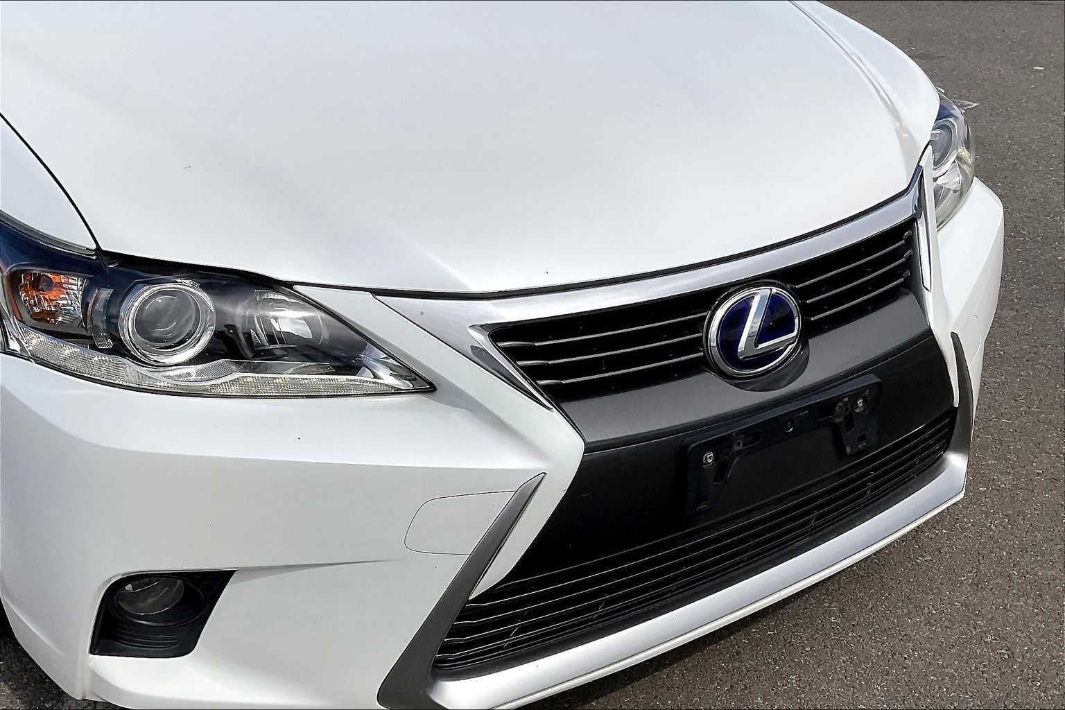 2014 Lexus CT 200h photo 26