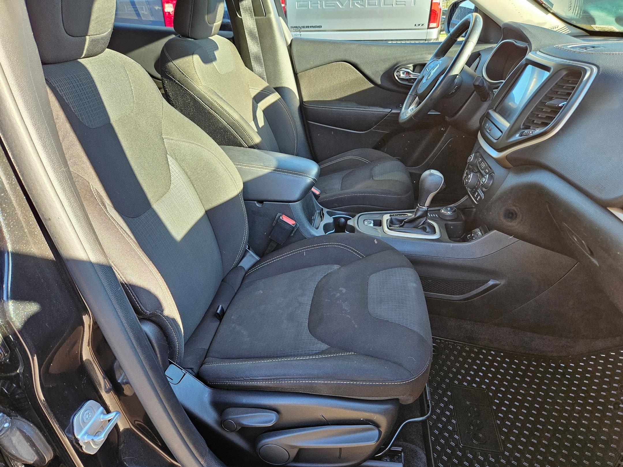 2016 Jeep Cherokee Latitude photo 30
