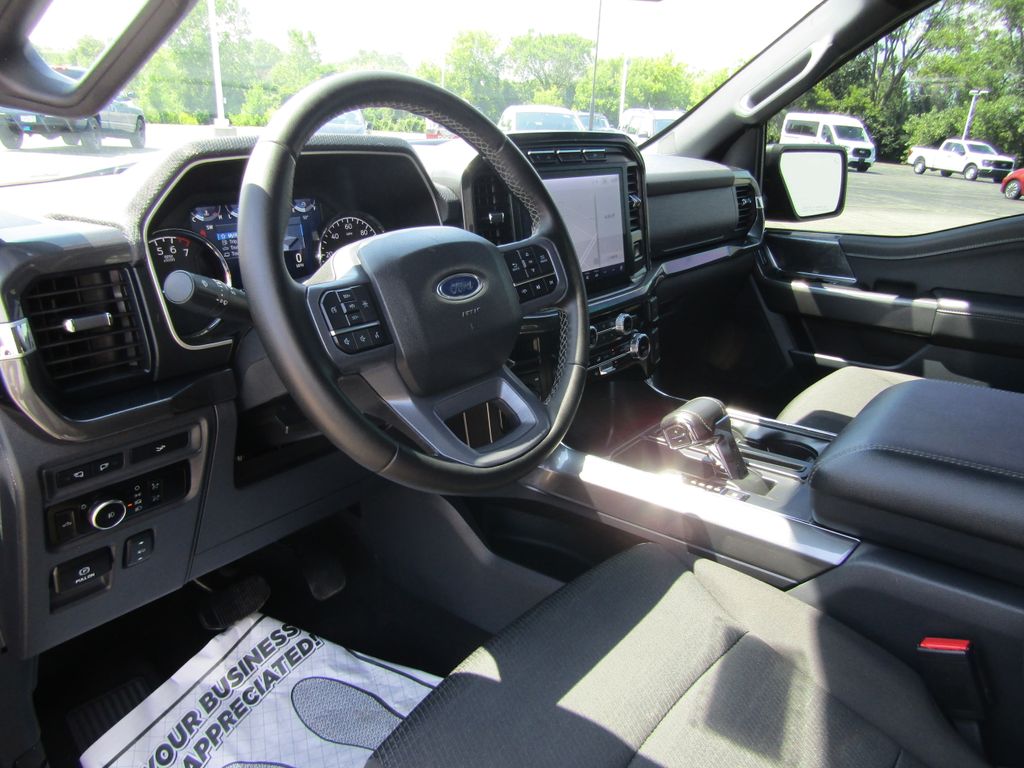 2023 Ford F-150 XLT photo 9