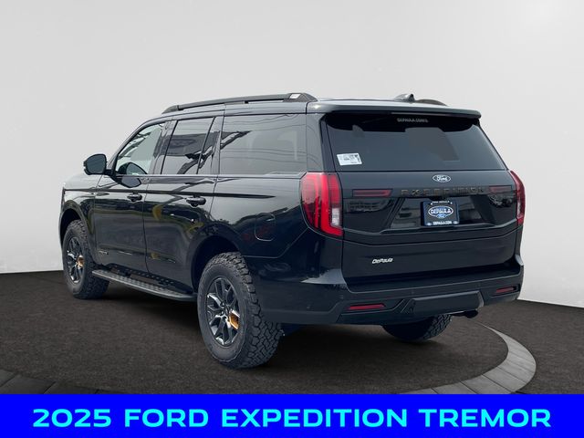 2025 Ford Expedition photo 2