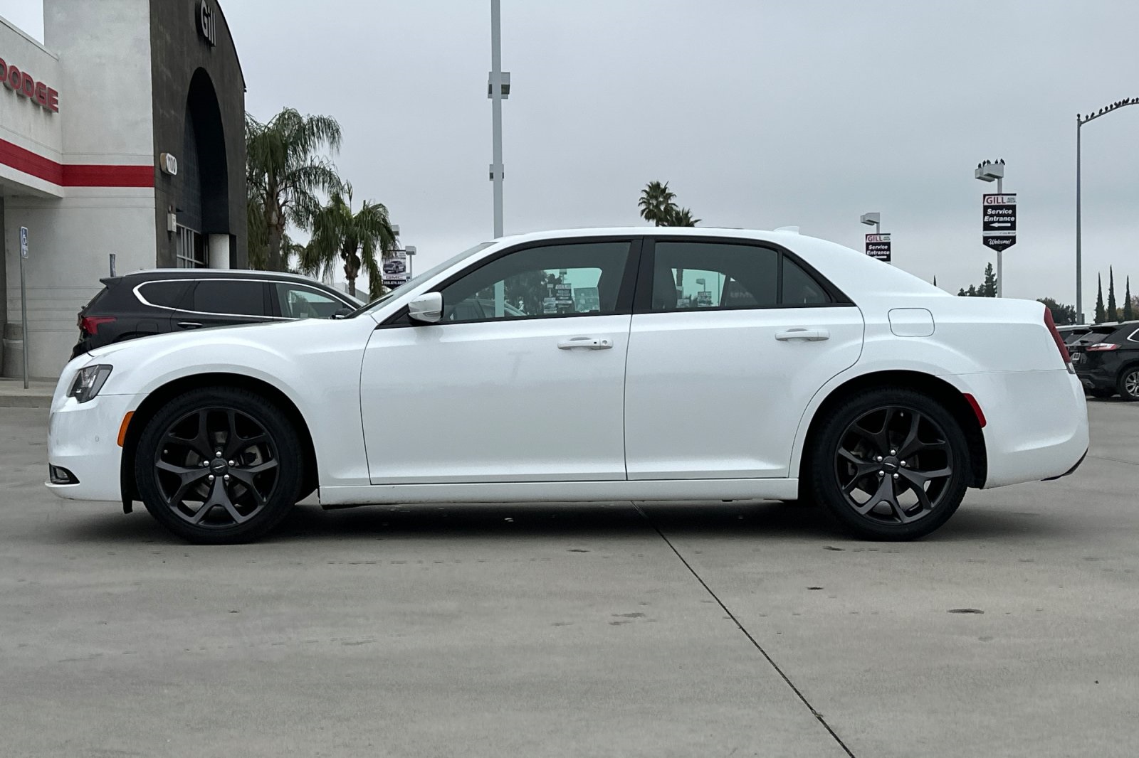 2023 Chrysler 300 S photo 3