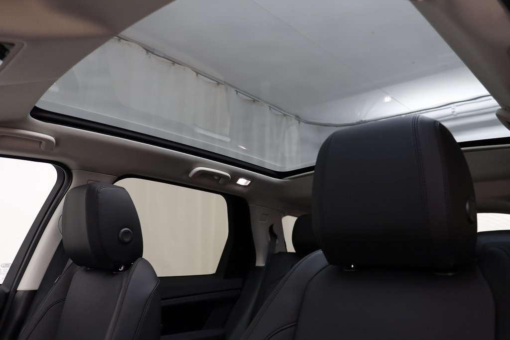 2025 Land Rover Discovery Sport S photo 14