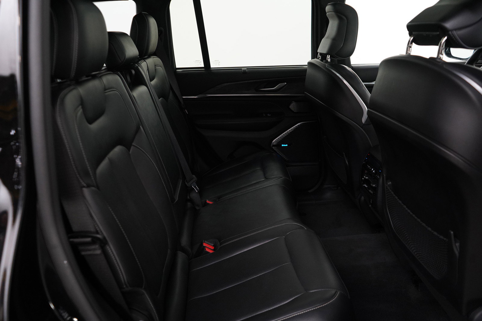 2022 Jeep Grand Cherokee Overland photo 9