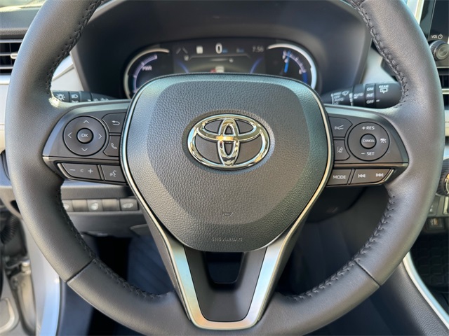 2024 Toyota RAV4 Hybrid XLE Premium photo 17