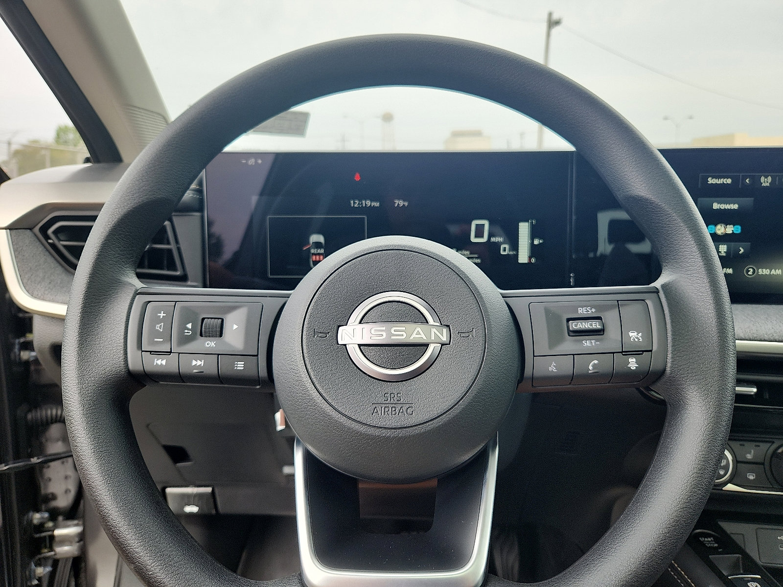 2025 Nissan Kicks SV photo 11