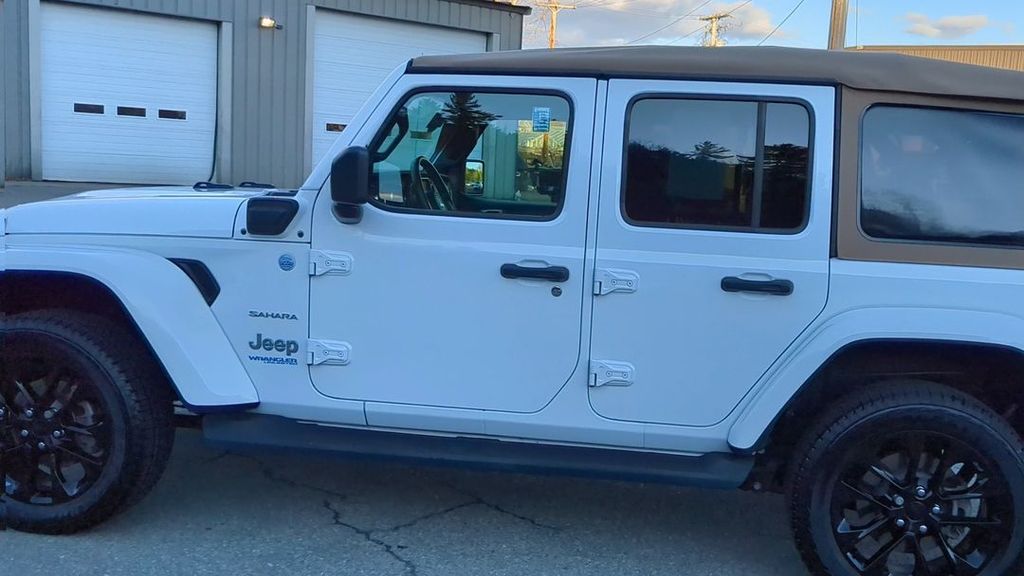 2021 Jeep Wrangler Unlimited Sahara 4xe photo 3