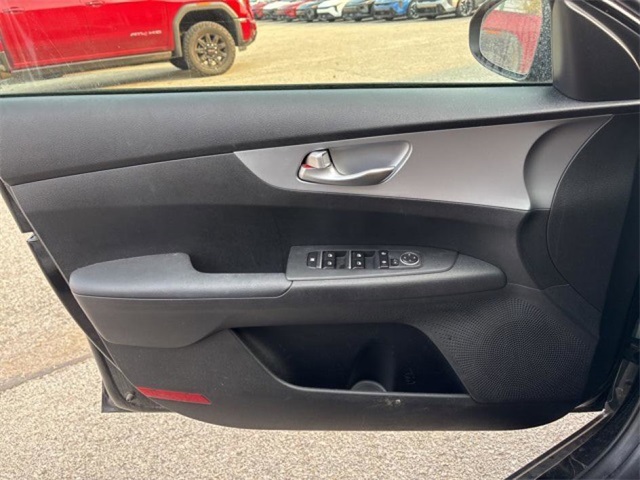 2023 Kia Forte LX photo 19