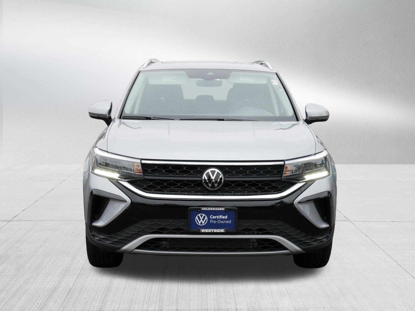 2024 Volkswagen Taos SE photo 2