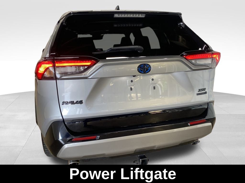 2022 Toyota RAV4 Hybrid XSE photo 4
