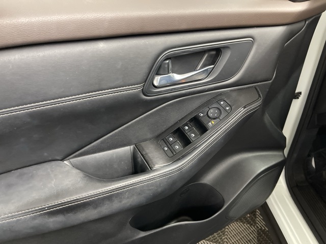 2022 Nissan Rogue SV photo 23