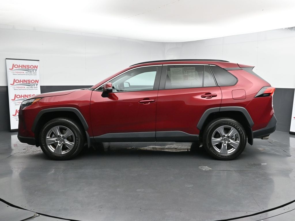 2023 Toyota RAV4 XLE photo 4
