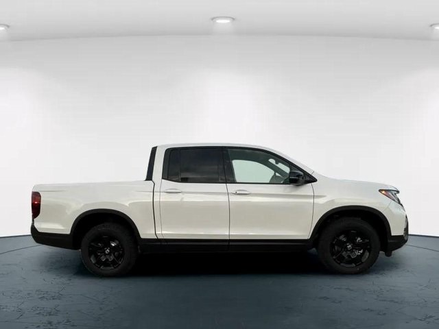 2025 Honda Ridgeline Black Edition photo 4
