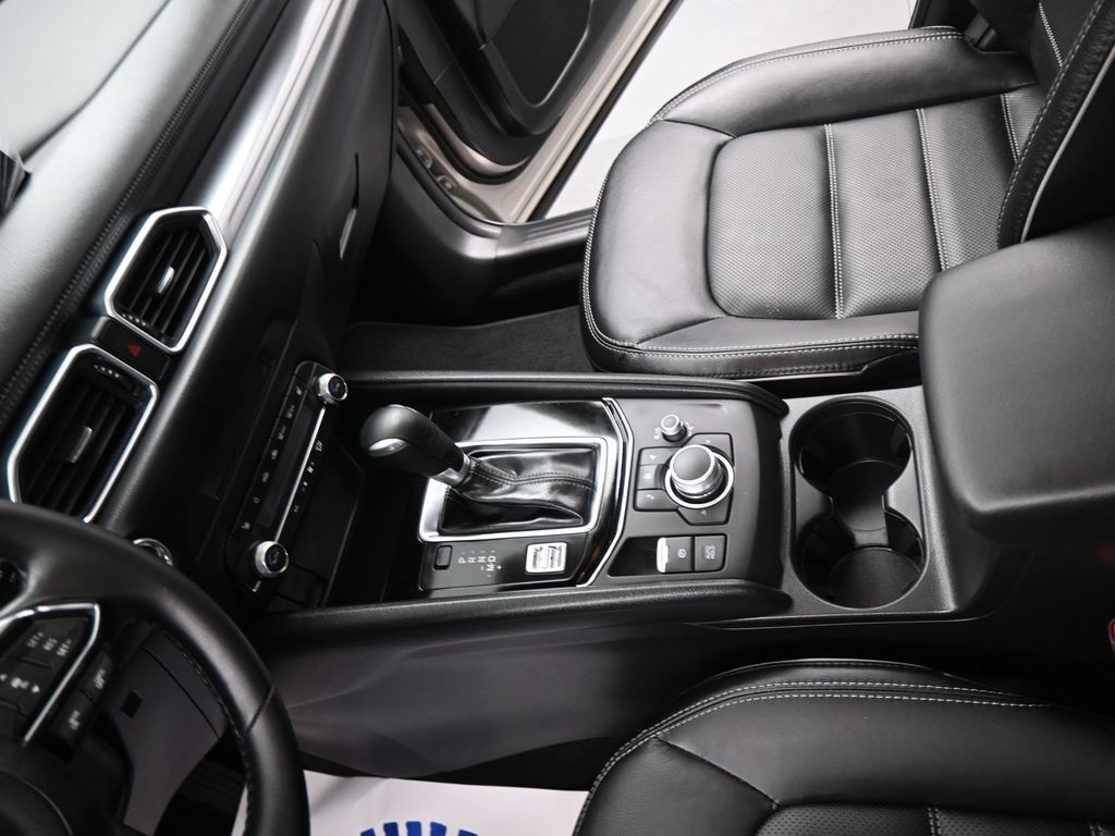 2024 Mazda CX-5 2.5 S Preferred photo 2