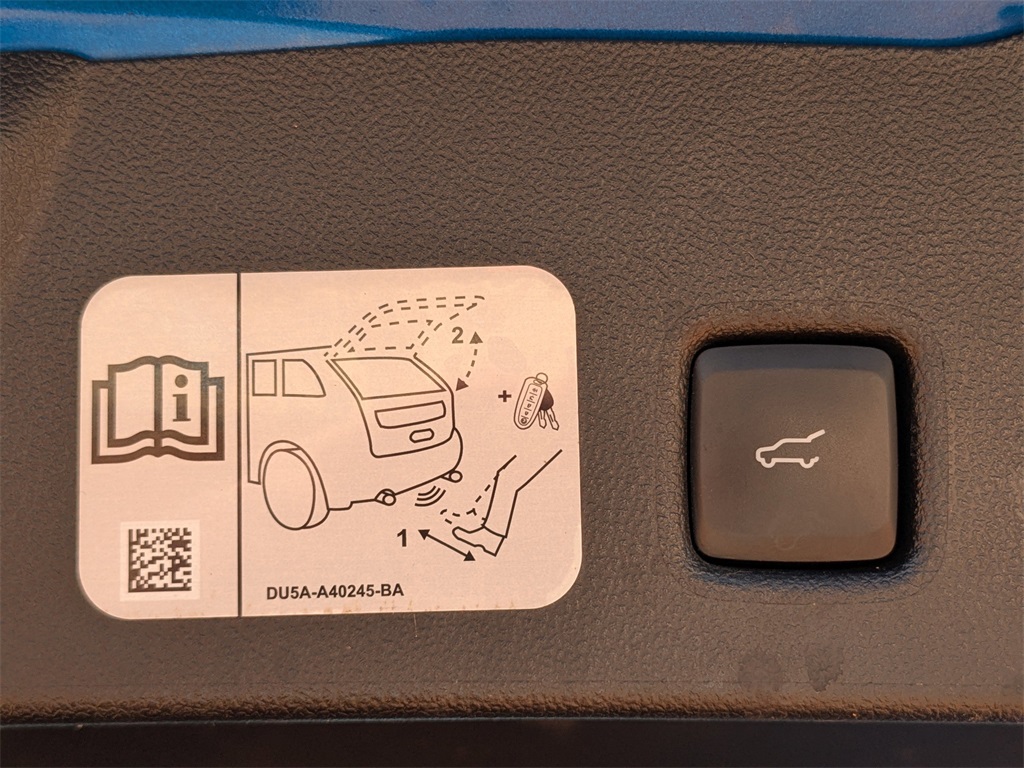 2020 Ford Escape Titanium photo 13