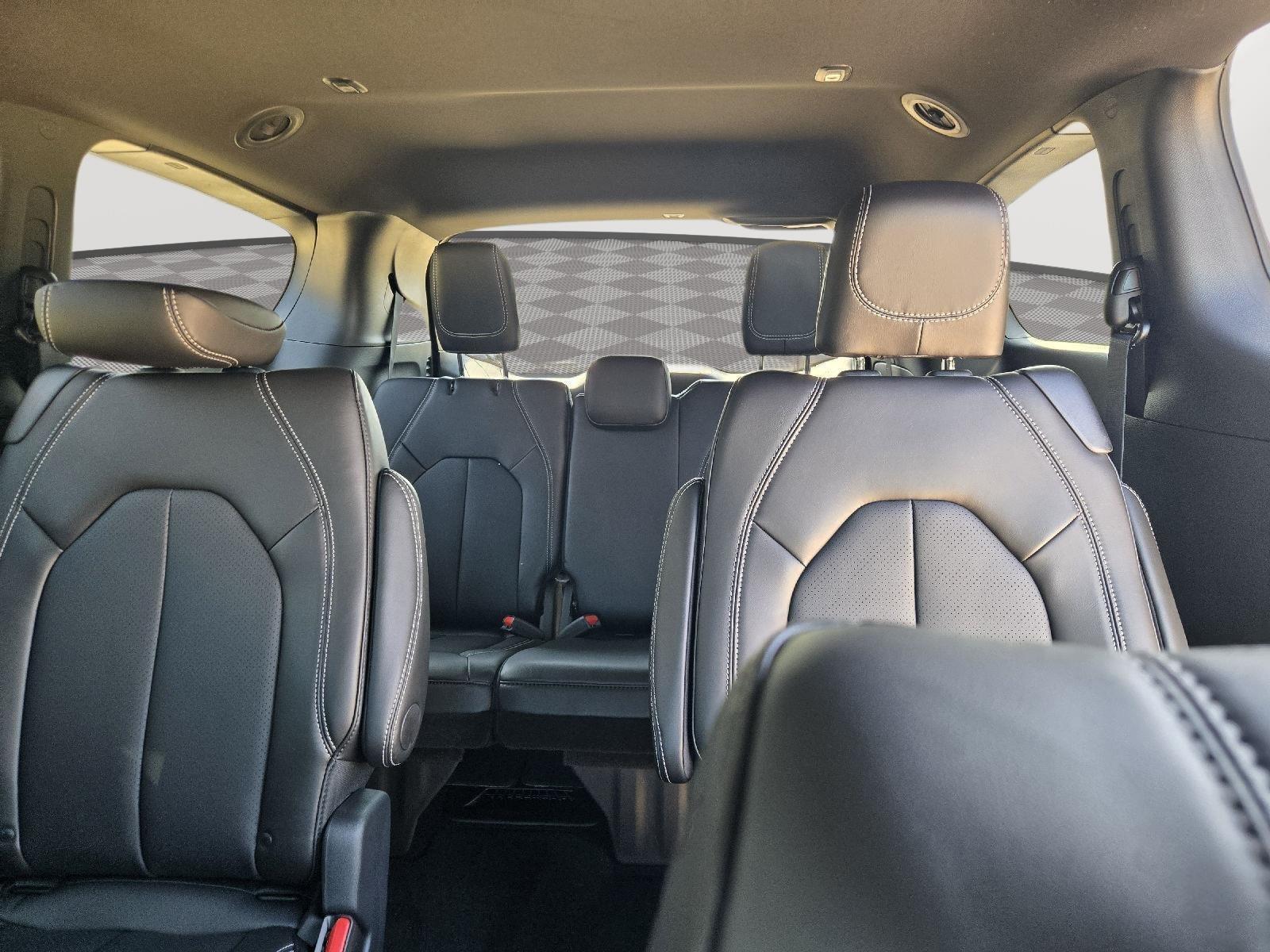 2026 Chrysler Pacifica photo 9