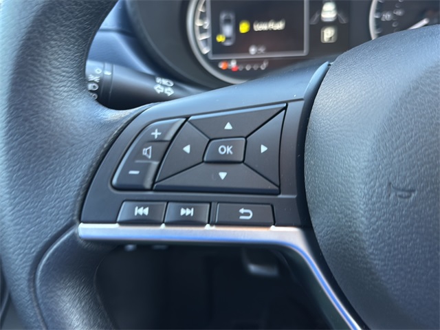 2025 Nissan Versa 1.6 SV photo 18