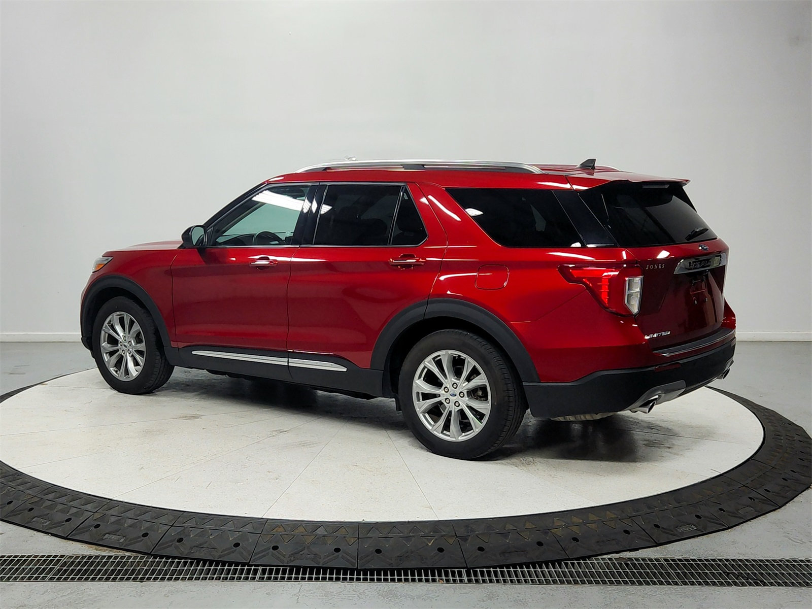 2024 Ford Explorer Limited photo 3