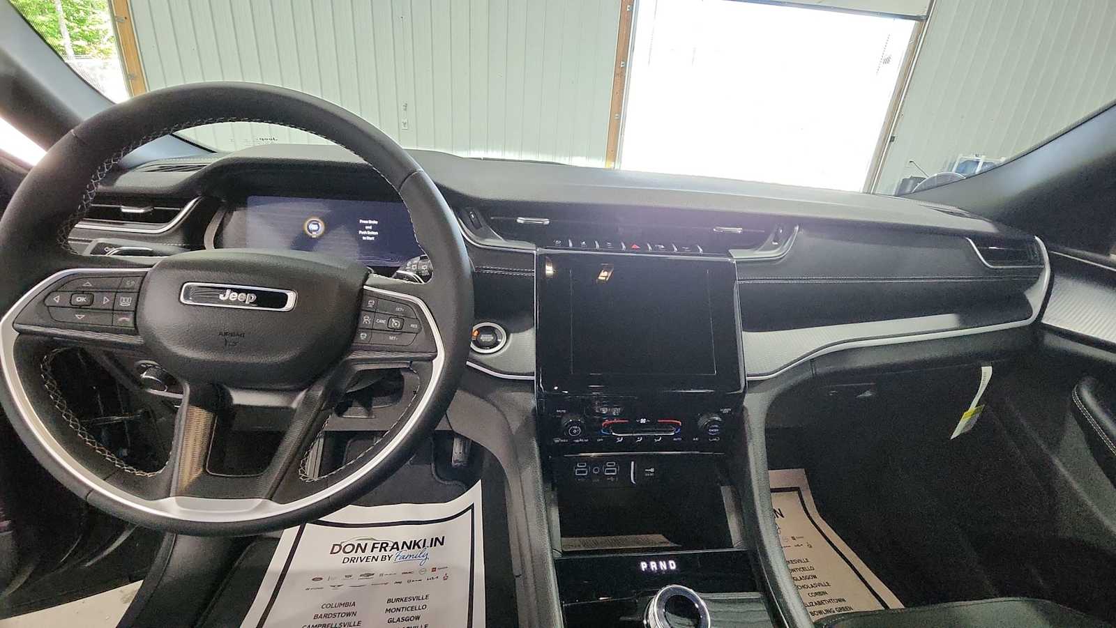 2025 Jeep Grand Cherokee Laredo X photo 10