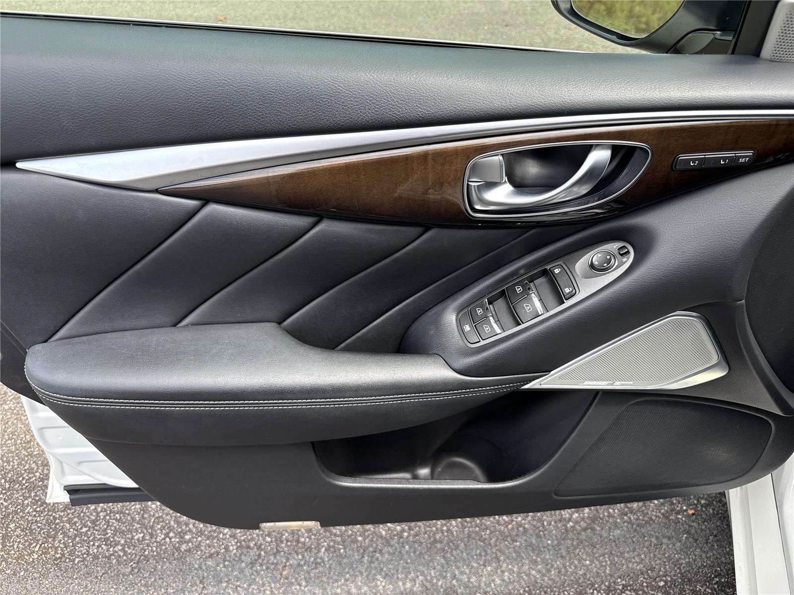 2018 Infiniti Q50 3.0t LUXE photo 16