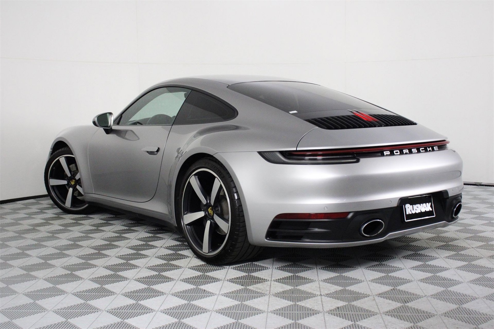 2023 Porsche 911 photo 3