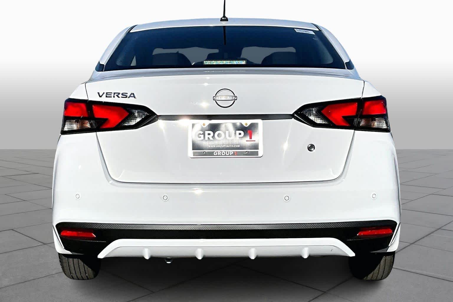 2025 Nissan Versa S photo 4