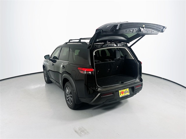 2025 Nissan Pathfinder SV photo 7