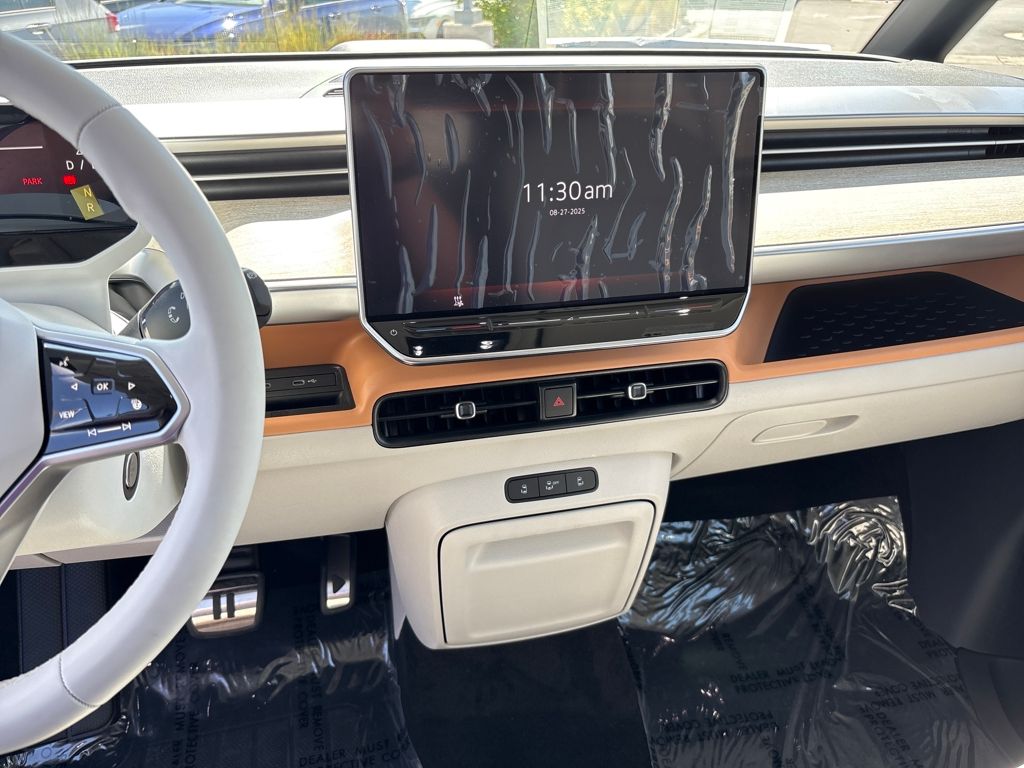 2025 Volkswagen ID. Buzz Pro Plus photo 16