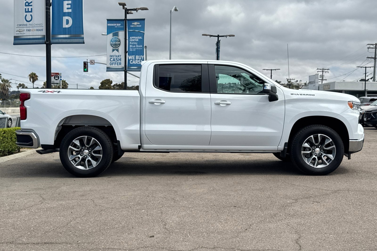 2025 Chevrolet Silverado LT photo 3