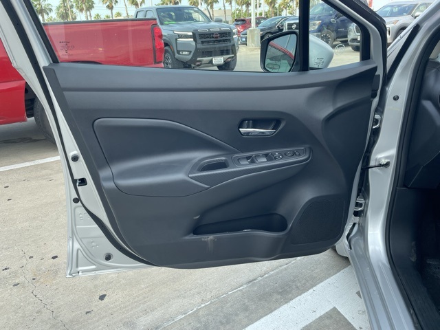 2025 Nissan Versa SV photo 12