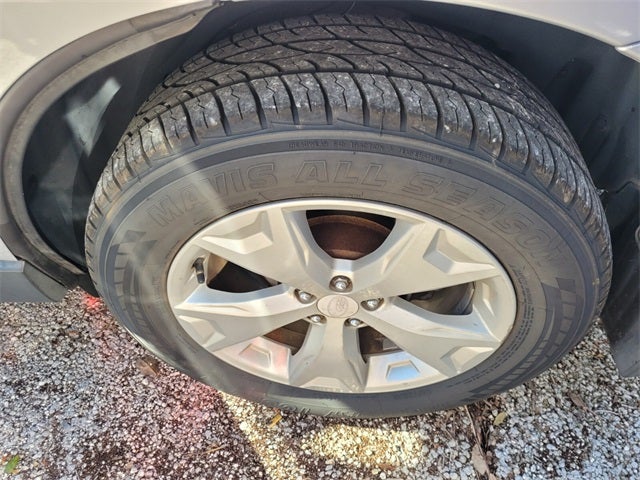 2015 Subaru Forester 2.5i Premium photo 4