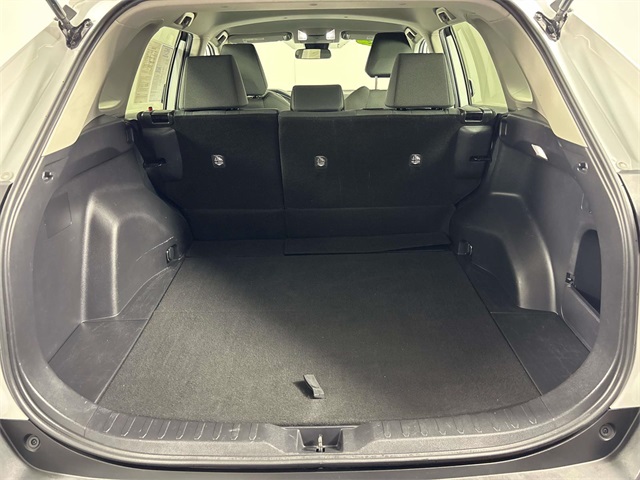 2022 Toyota RAV4 XLE photo 9