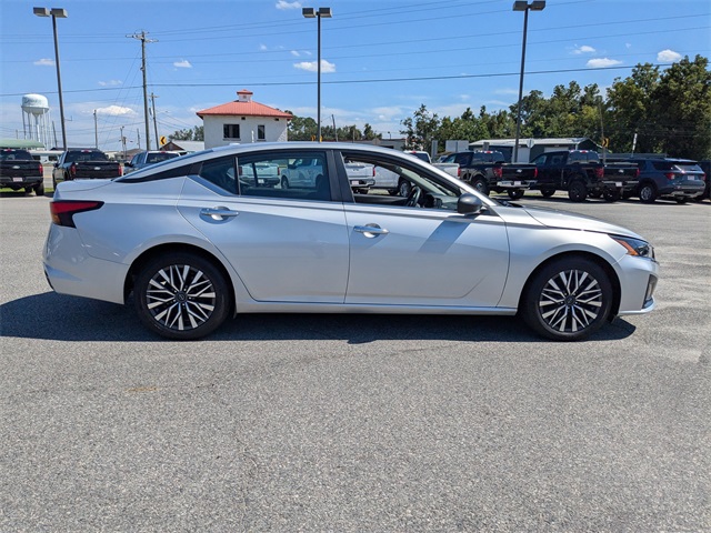 2024 Nissan Altima 2.5 SV photo 3