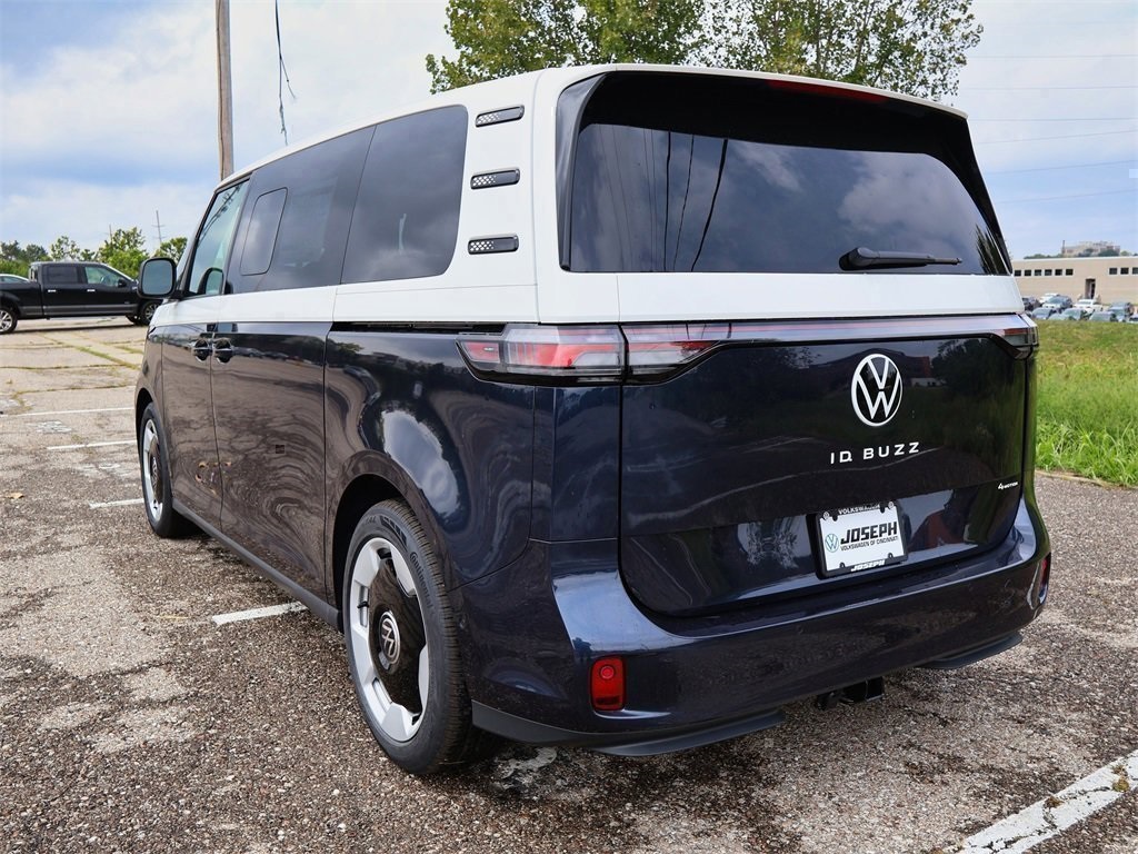 2025 Volkswagen ID. Buzz Pro Plus photo 3