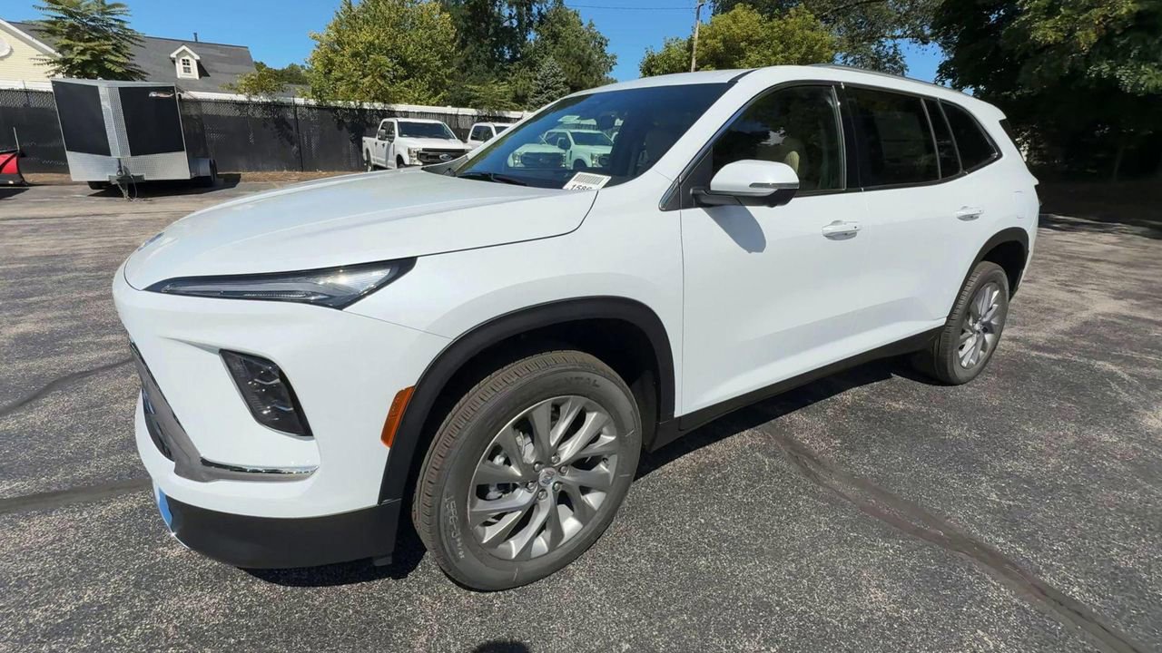 2026 Buick Enclave Preferred photo 3