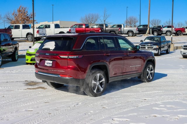 2024 Jeep Grand Cherokee 4xe photo 2