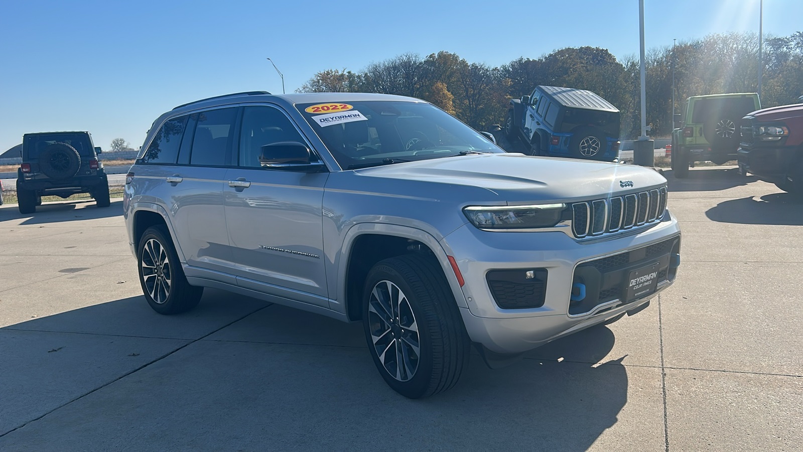 2022 Jeep Grand Cherokee Overland 4xe's photo