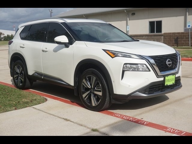 2022 Nissan Rogue SL