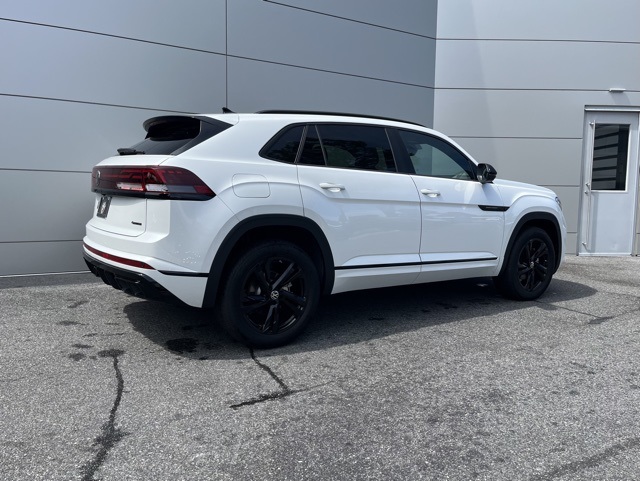 2025 Volkswagen Atlas Cross Sport SEL R-Line photo 24