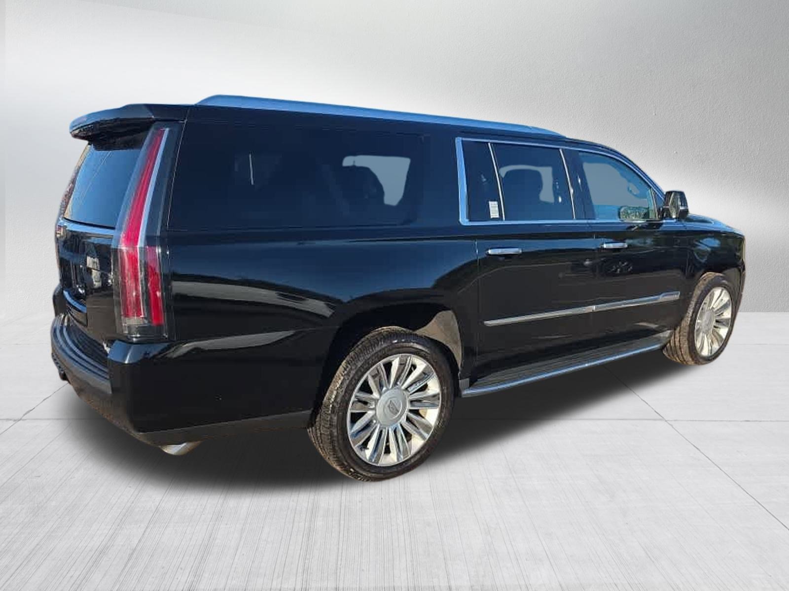 2016 Cadillac Escalade ESV Platinum photo 3