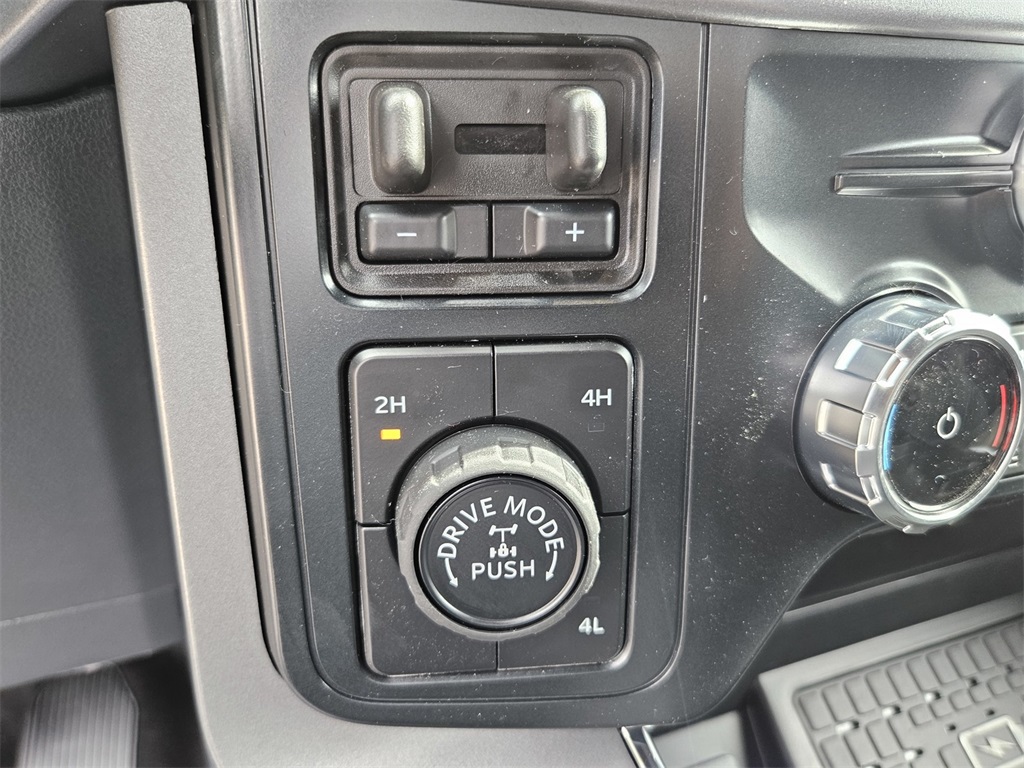2025 Ford F-150 XLT photo 18