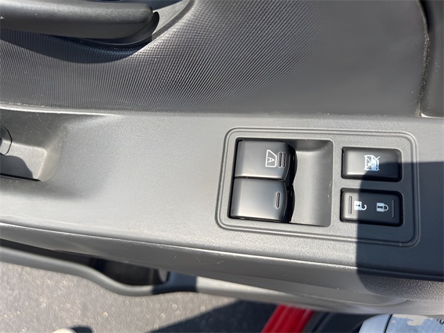 2022 Nissan Frontier S photo 13