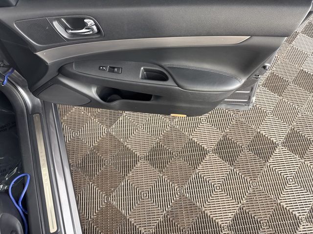 2012 Infiniti G25 photo 4