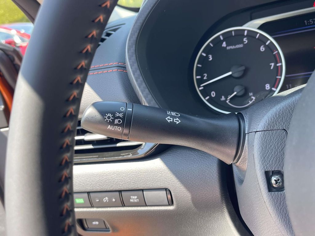 2025 Nissan Sentra SR photo 21
