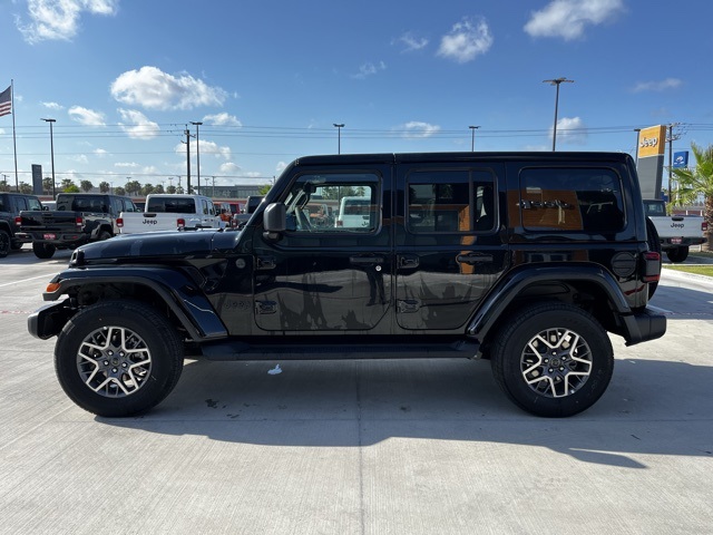 2025 Jeep Wrangler Sahara photo 3