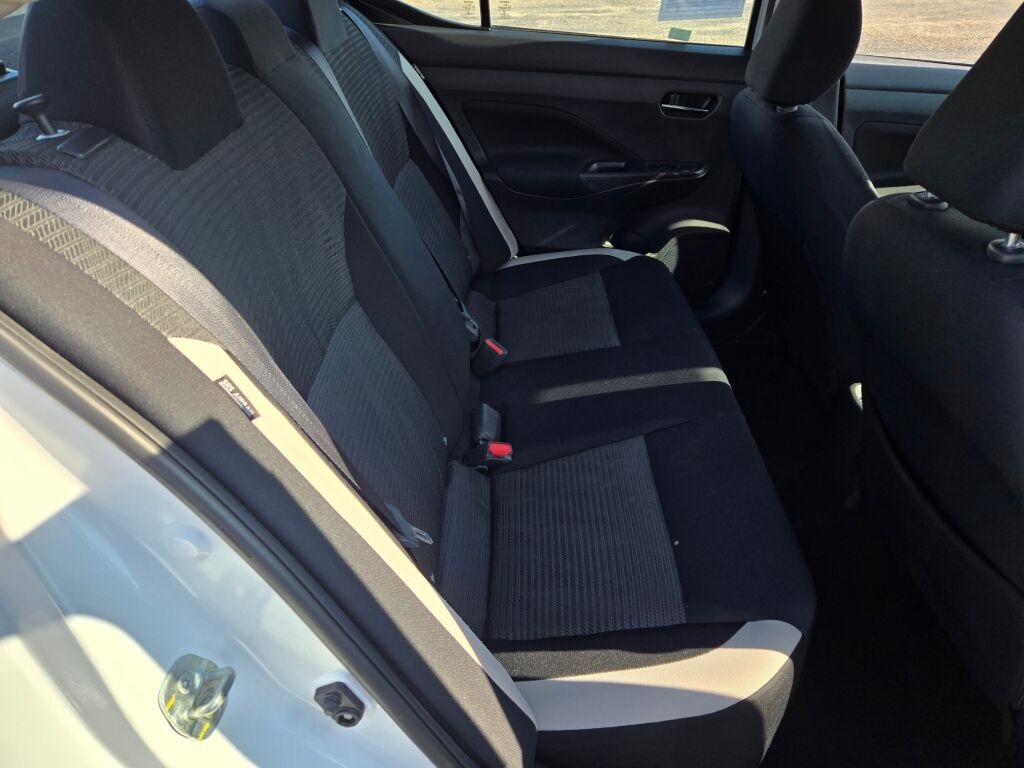 2022 Nissan Versa 1.6 SV photo 7